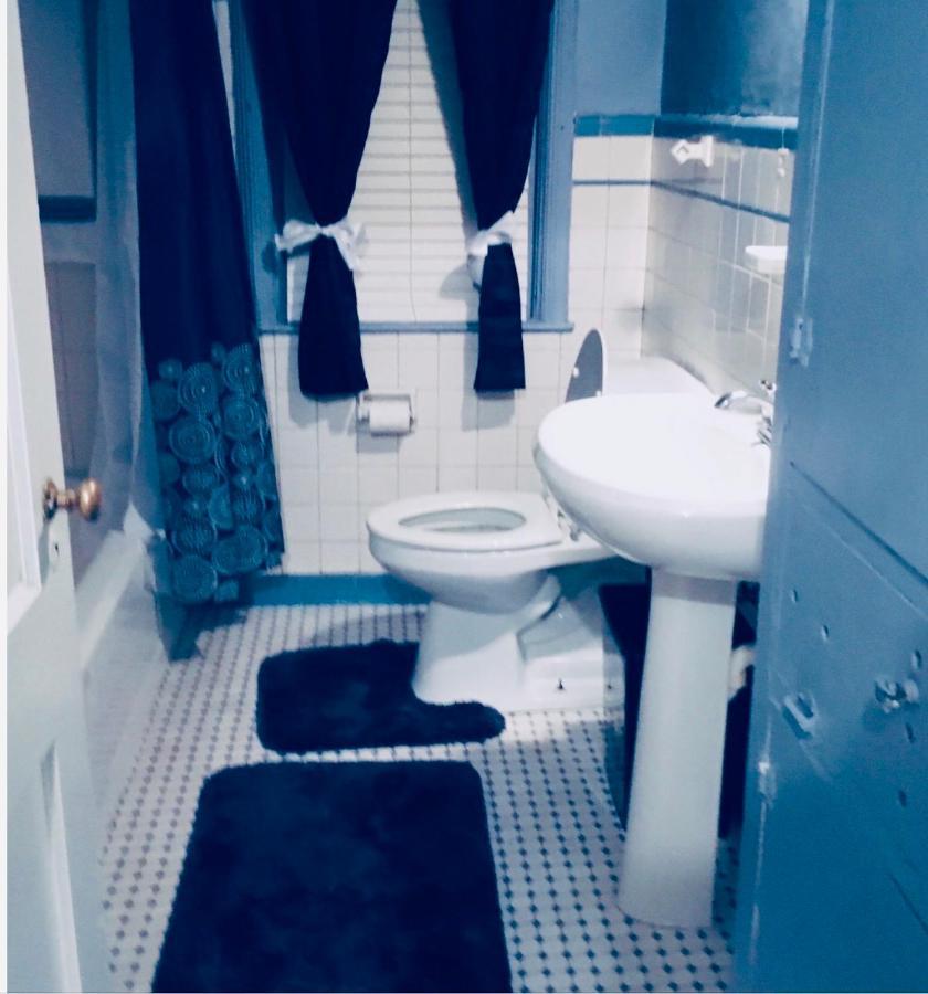 Best Deal In Town! Entire 1 Bedroom Apartment 59 Монтгомери Экстерьер фото