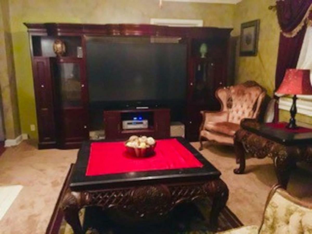 Best Deal In Town! Entire 1 Bedroom Apartment 59 Монтгомери Экстерьер фото